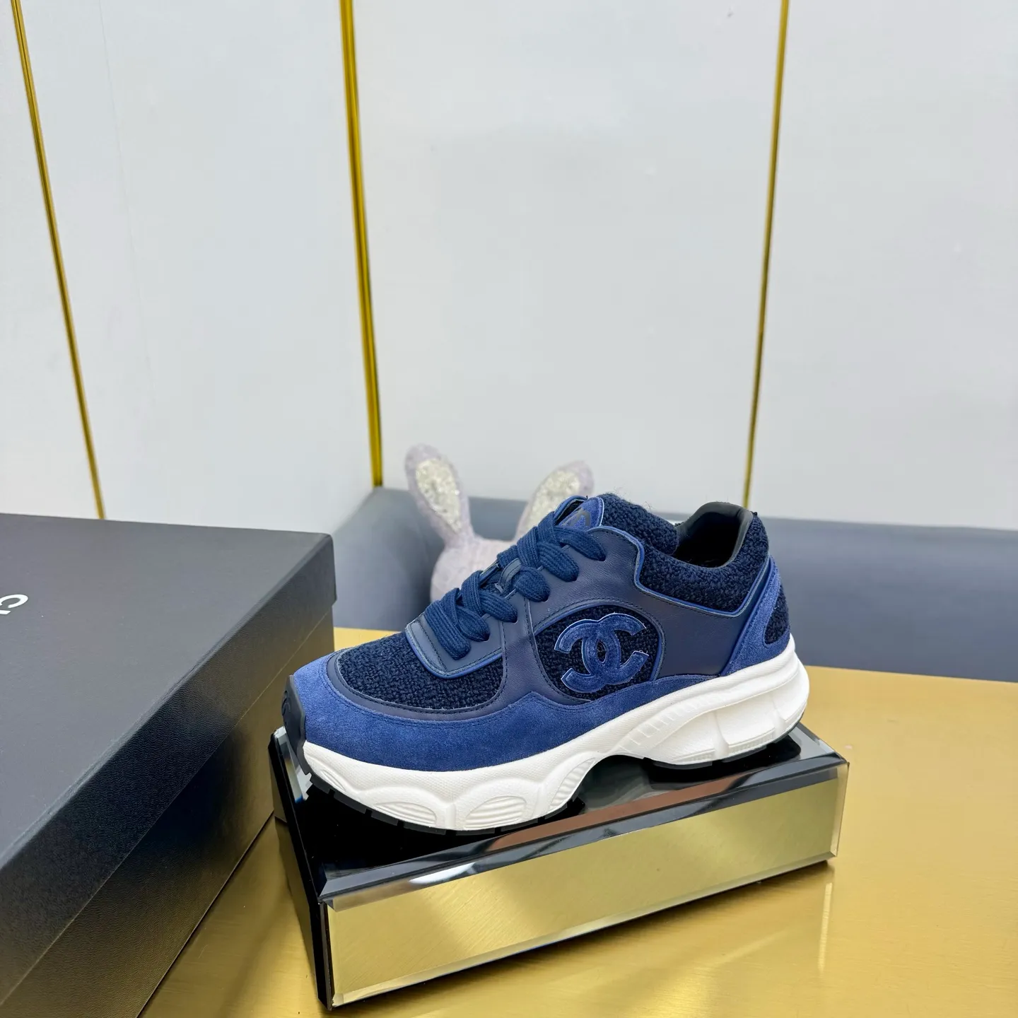 p700🐮🐮Upgraded version, upgraded version, upgraded version! No rebuttal accepted! ! ! ! Chanel Chanel dad shoes, couples' model for men and women - 2025 top casual sneakers in the counter. This classic design; the upper is electro-embroidered with various techniques; ❷The inner lining is made of: original Yangli + net ❸The outsole is based on: the original TPU combination outsole. The full set of boutique packaging for women 35–41